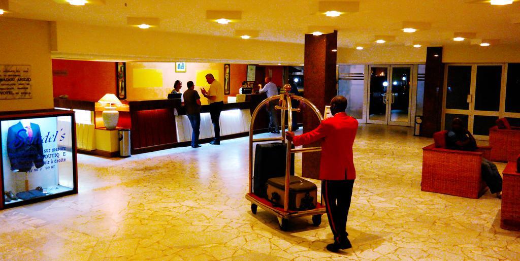 Hotel Sawa ドゥアラ エクステリア 写真