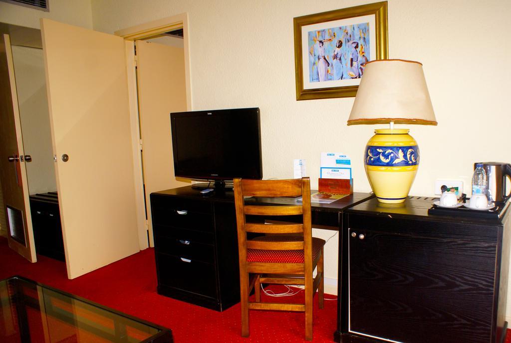 Hotel Sawa ドゥアラ エクステリア 写真