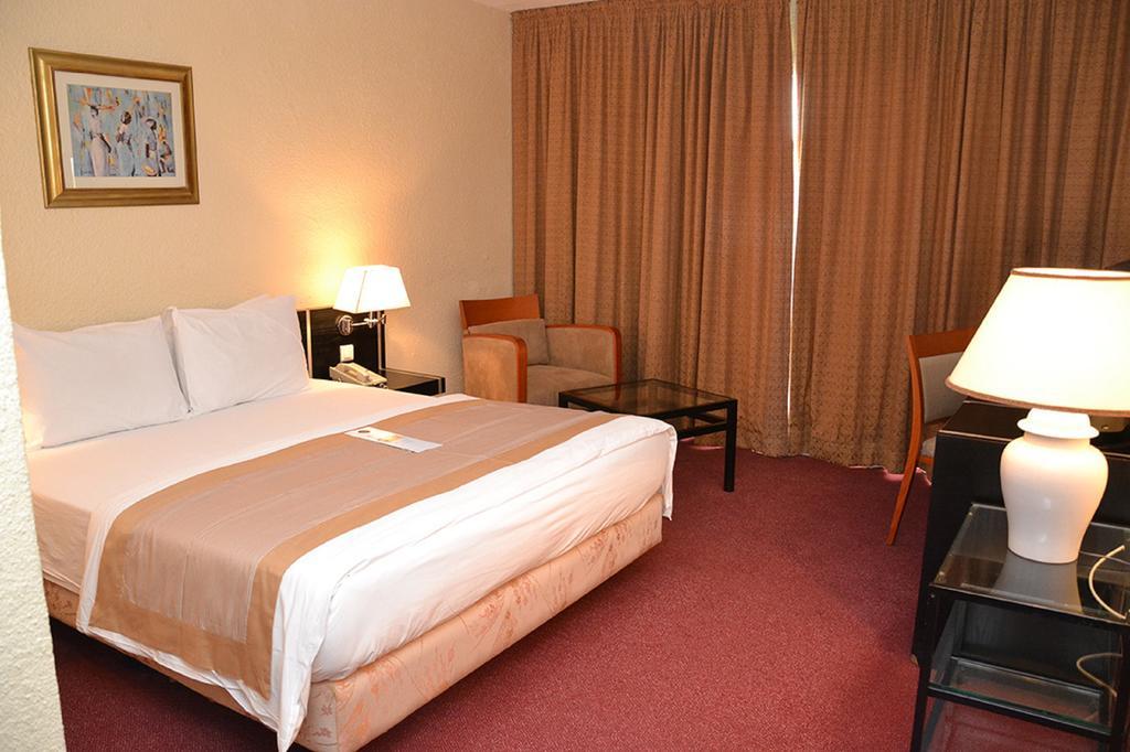 Hotel Sawa ドゥアラ エクステリア 写真