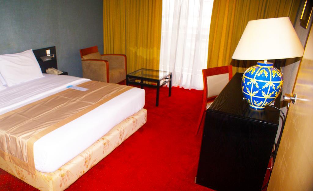 Hotel Sawa ドゥアラ エクステリア 写真