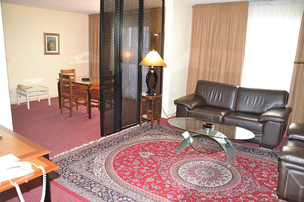 Hotel Sawa ドゥアラ エクステリア 写真
