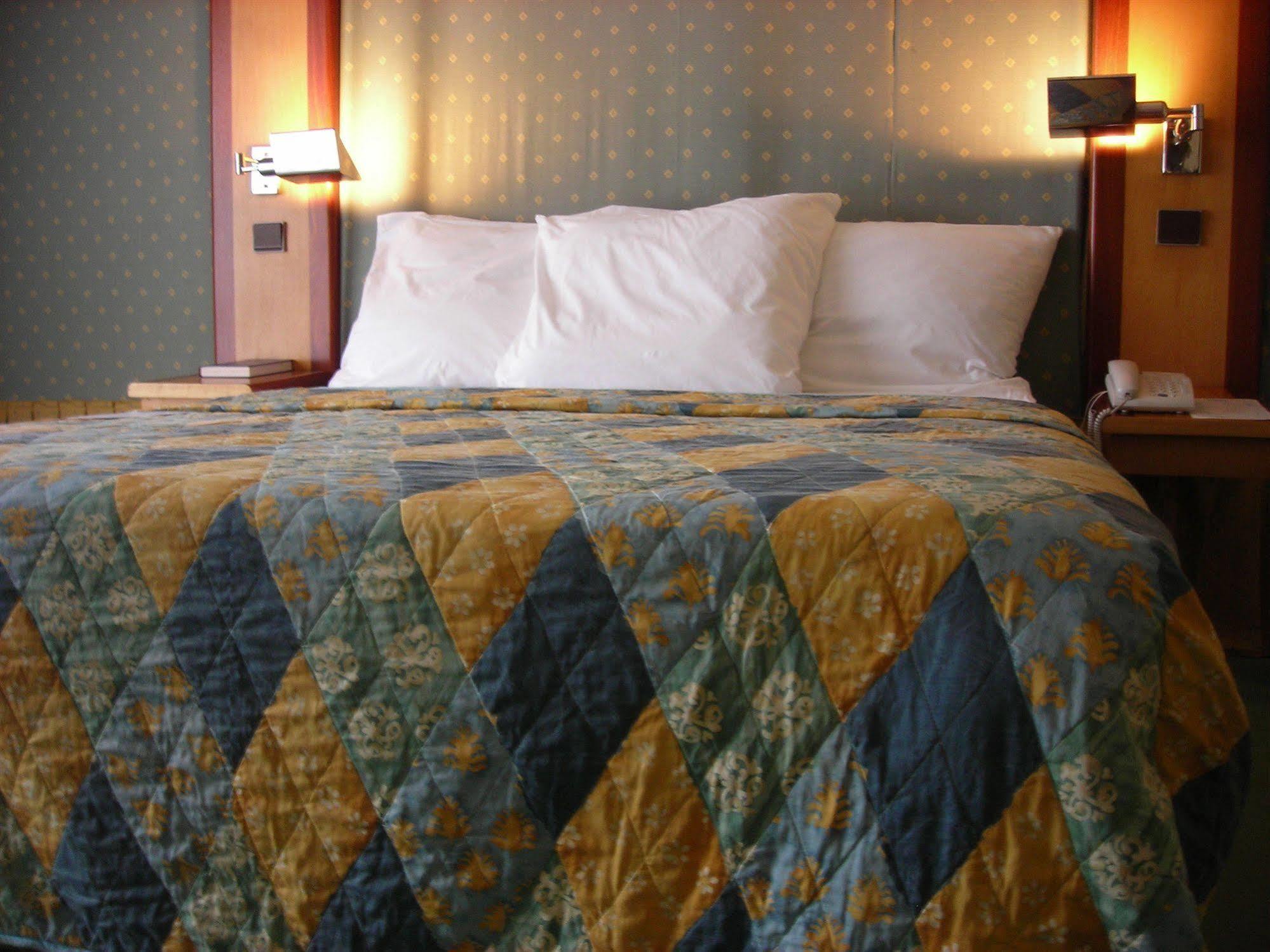 Hotel Sawa ドゥアラ エクステリア 写真